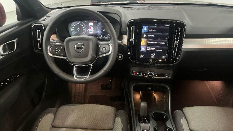 Volvo  XC40 Core, T2 automático, Gasolina