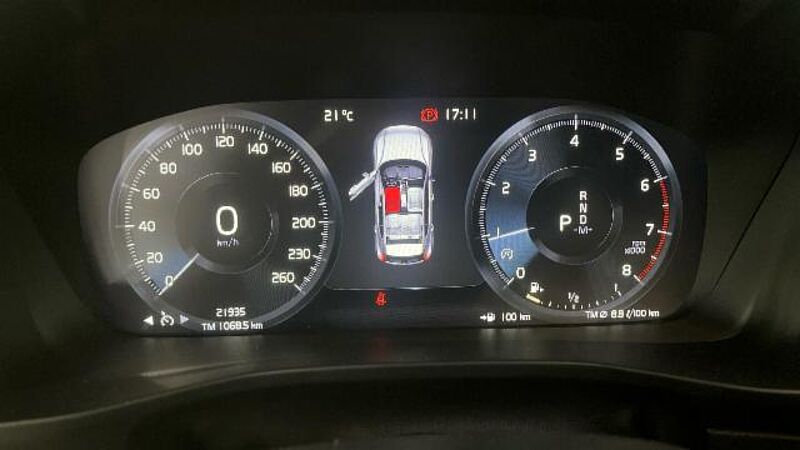 Volvo  XC40 Core, T2 automático, Gasolina